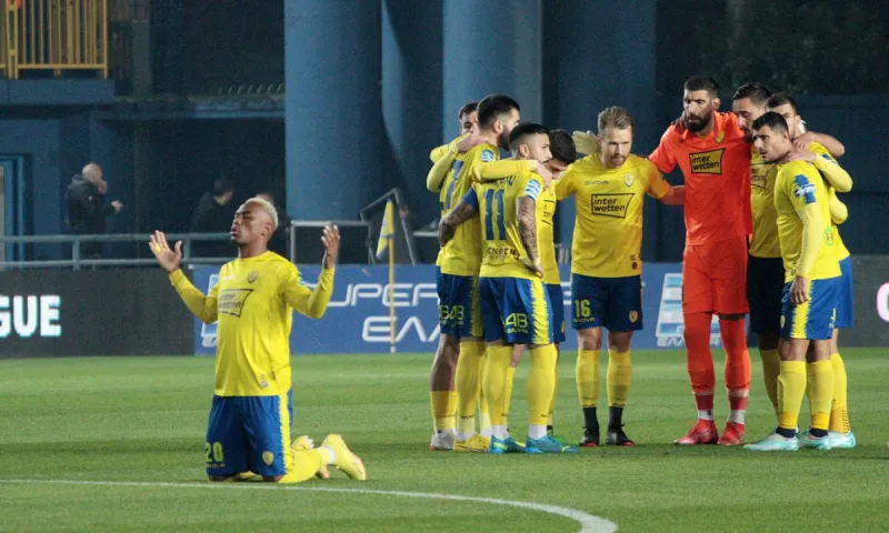 Super League Παρασκήνια: Αυτός τελειώνει από τη Λαμία - Πώληση παίκτη στον Παναιτωλικό