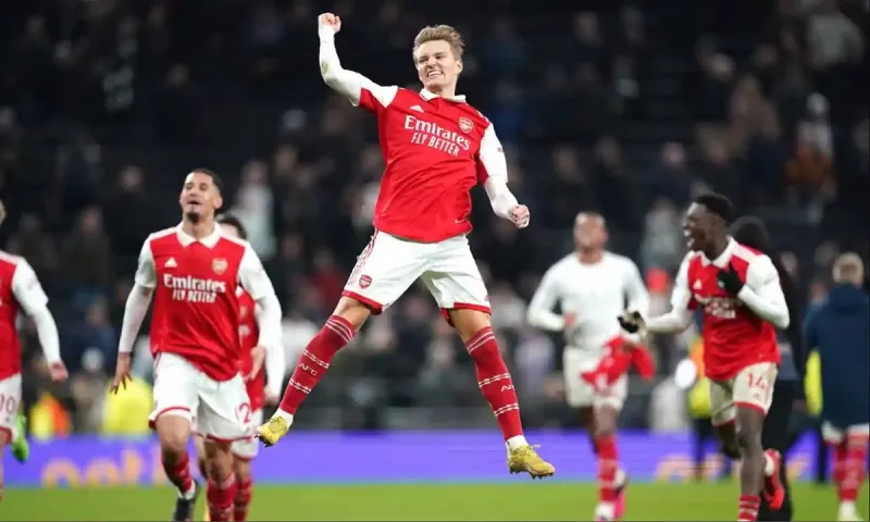 Premier League: Άρσεναλ με σπασμένα τα φρένα - Στο φινάλε η Νιούκαστλ, τρίποντο και η Τσέλσι