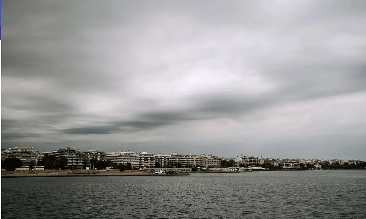 Καιρός: Βροχές ακόμη και στους νομούς Αττικής και Θεσσαλονίκης αναμένονται την Τρίτη (17/1/2023), όπως αναφέρει το Εθνικό Αστεροσκοπείο.
