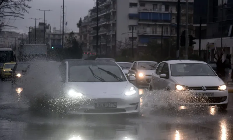 Καιρός: Νέα κακοκαιρία από τη Δευτέρα (23/1) - Καταιγίδες, χιονοπτώσεις και λασποβροχές