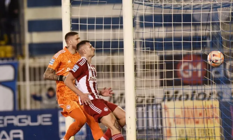 Ατρόμητος - Ολυμπιακός 1-1: Αυτογκόλ ολκής - Έπαθε ξανά «Γιάννενα» στο Περιστέρι
