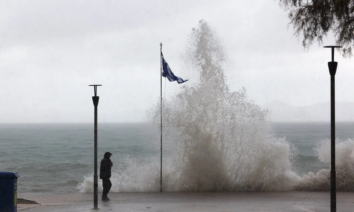 Καιρός: Bροχερό θα είναι αύριο, Τρίτη 24 Ιανουαρίου, το σκηνικό του καιρού, την ώρα που πλησιάζει τη χώρα μας μια νέα ψυχρή εισβολή!