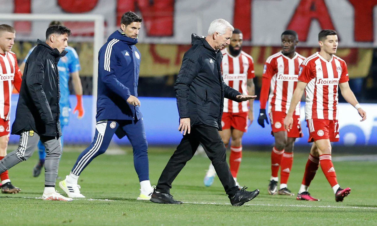 Άρης: Αποδοκιμάστηκαν άπαντες. Διοίκηση, ποδοσφαιριστές, προπονητής. Δεν πήγε στη συνέντευξη τύπου ο Πάρντιου!