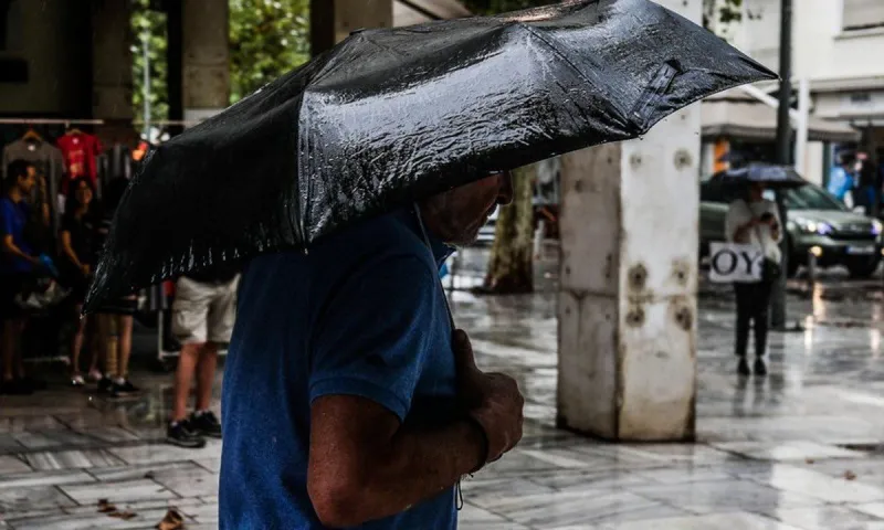 Καιρός: Βροχές και καταιγίδες και το Σάββατο (28/1) - Ισχυροί άνεμοι στα Πελάγη (vid)