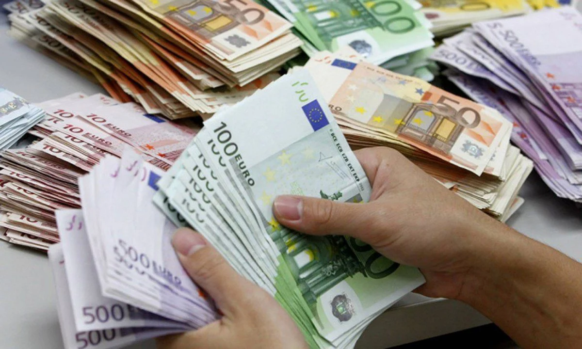 Συντάξεις: Σχέδιο επιστροφής των αναδρομικών 1.300.000 συνταξιούχων επεξεργάζεται το κυβερνητικό επιτελείο, σύμφωνα με το κανάλι Mega.