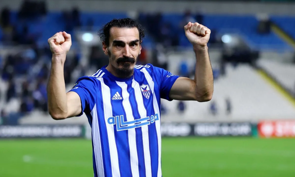 Λάζαρος Χριστοδουλόπουλος: Ποιος κορυφαίος ελληνικός σύλλογος «λιγουρεύεται» τον διεθνή Έλληνα ως μια καλή λύση από τον πάγκο.