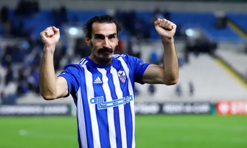 Φήμες για Λάζαρο και top ομάδα στη Superleague!