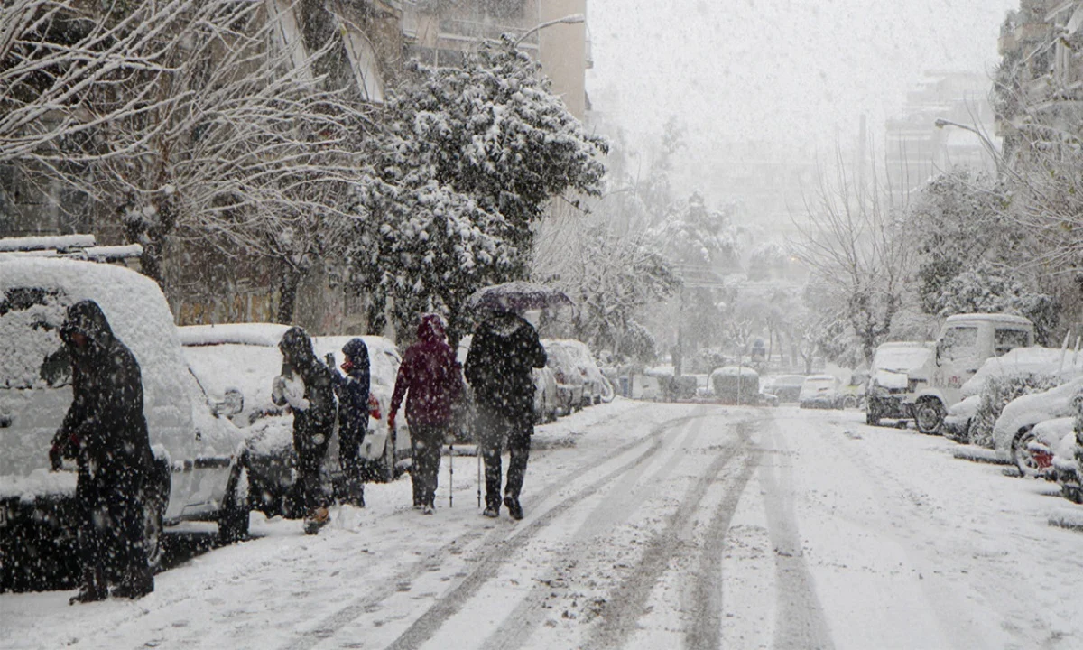Κακοκαιρία Μπάρμπαρα: Τι θα γίνει με τα σχολεία τη Δευτέρα;