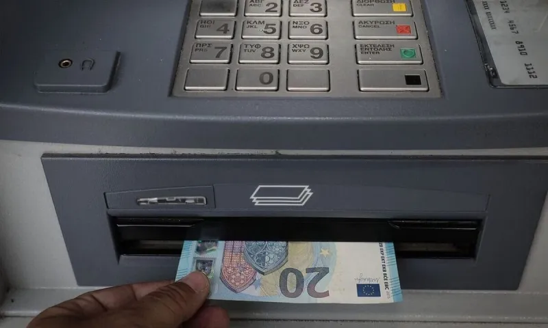 Η Καθαρά Δευτέρα φέρνει ανατροπές σε συντάξεις και επιδόματα – Τι θα γίνει με τις πληρωμές Μαρτίου