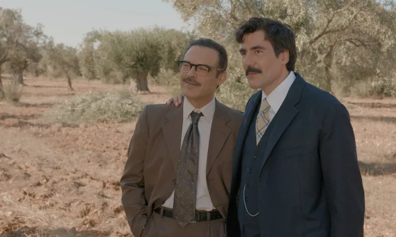 Έρωτας Φυγάς επόμενα επεισόδια: Ο Φίλιππος καταστρέφει όλα τα ενοχοποιητικά στοιχεία - Γι΄αυτό τρελαίνεται ο Στρατής