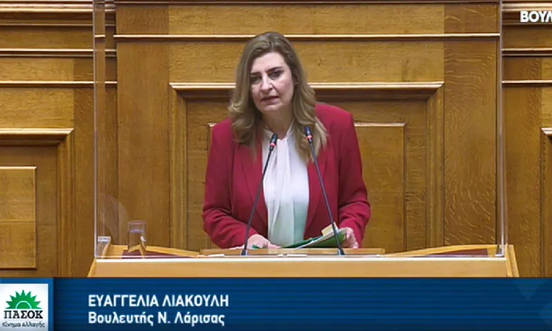 Λιακούλη: Την μπάλα στην κερκίδα ο Λευτέρης Αυγενάκης!
