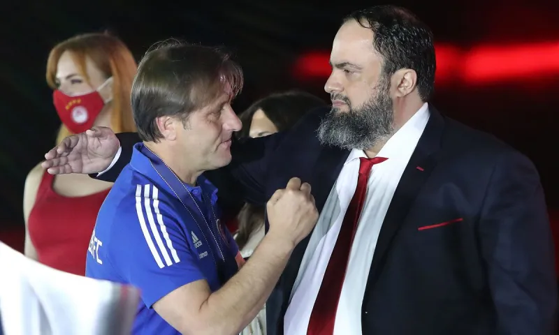 Πώς ο Πέδρο Μαρτίνς μπορεί να κάνει μεγάλη ζημιά στον Βαγγέλη Μαρινάκη