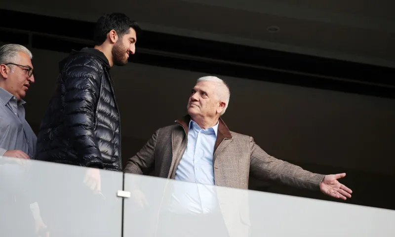 Μελισσανίδης και Μπούσης μαζί στο ΑΕΚ - Αστέρας Τρίπολης