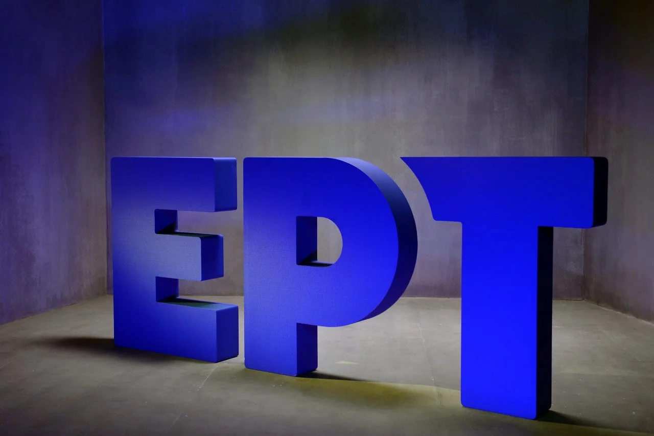 Ύστερα από τρεις επιτυχημένες σεζόν, γεμάτες έντονες τηλεοπτικές στιγμές, η σειρά της ΕΡΤ, «Τα καλύτερά μας χρόνια», ετοιμάζεται να ρίξει αυλαία.