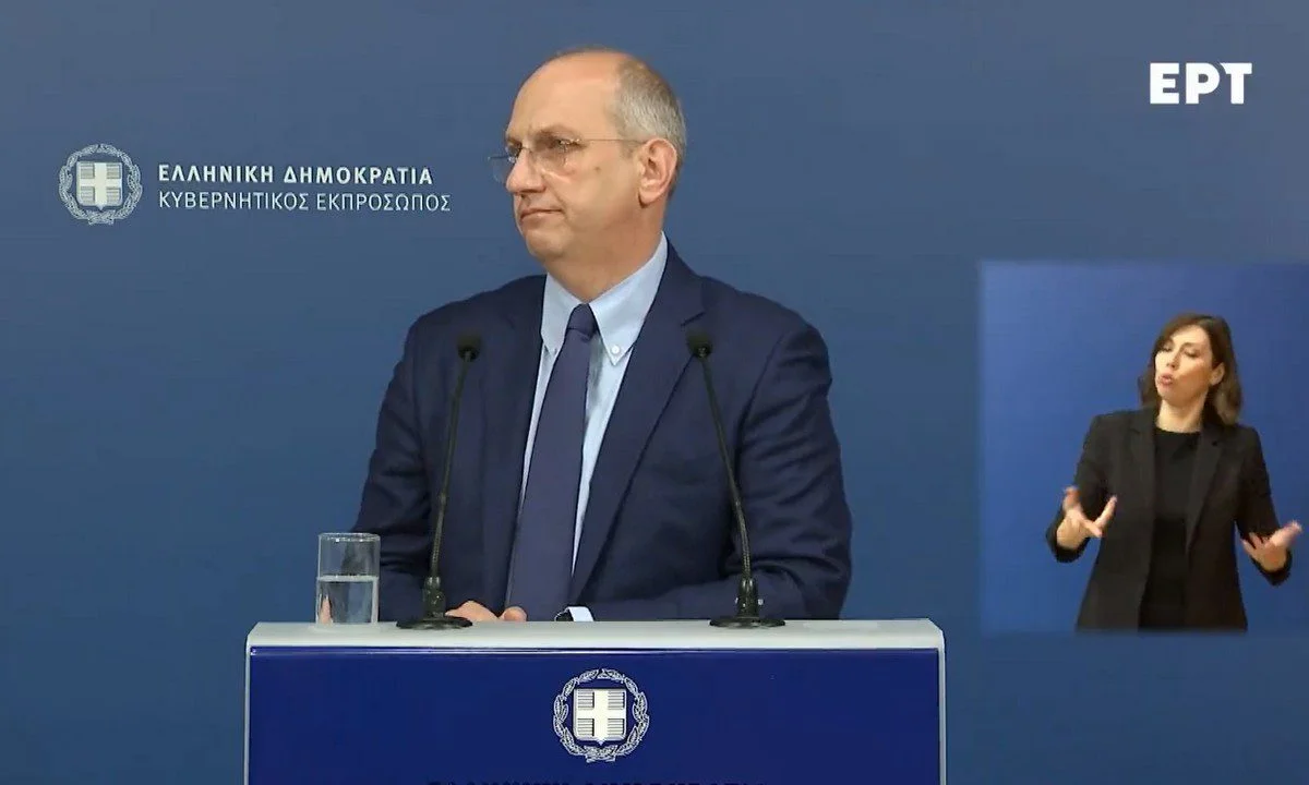 Οικονόμου: Το παίζει θιγμένος από ερώτηση λίγες ώρες μετά το «πάμε πάλι» μπροστά στις κάμερες