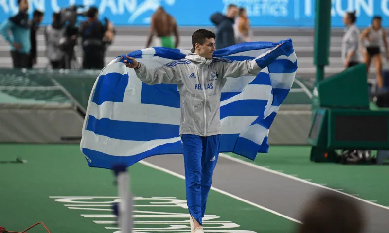 Ευρωπαϊκό κλειστού στίβου 2023: Ανδρικόπουλος και Τσιάμης έκαναν τις δηλώσεις τους με απόλυτο σεβασμό στα θύματα της Εθνικής τραγωδίας
