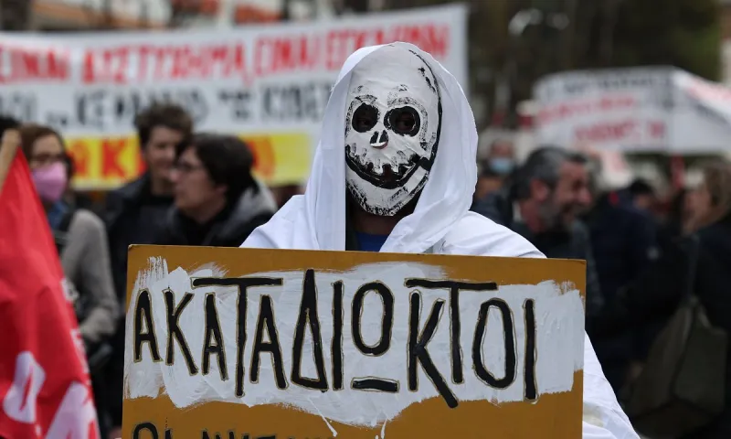 Τραγωδία στα Τέμπη: Μαζικά συλλαλητήρια σε Αθήνα και Θεσσαλονίκη από αγανακτισμένους πολίτες - Δεν το δείχνουν τα κανάλια