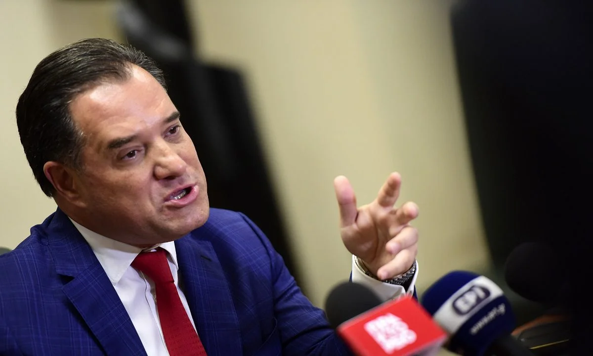 Tην αντίδρασή του για το πανό εις βάρος του Άρη Πορτοσάλτε στο Στάδιο Ειρήνης και Φιλίας, εξέφρασε ο Άδωνις Γεωργιάδης.