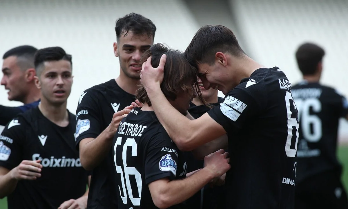 Πανηγυρισμοί των παικτών του ΠΑΟΚ Β στη Super League 2