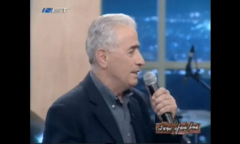 Όταν ο Μίμης Παπαϊωάννου τραγούδησε τον ύμνο της ΑΕΚ!