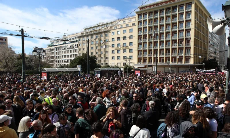Τραγωδία στα Τέμπη: «Παραλύει» η χώρα από τη γενική απεργία - Ποιοι συμμετέχουν και πώς θα κινηθούν τα ΜΜΜ