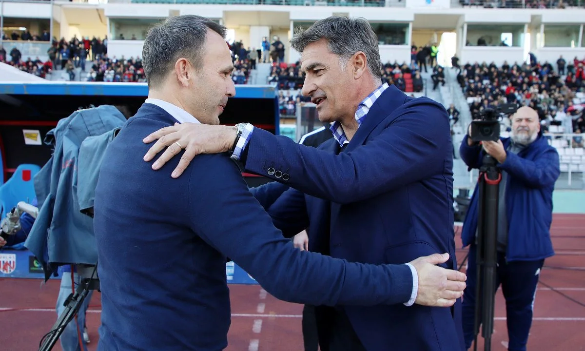 Βόλος ΝΠΣ - Ολυμπιακός: Κώστας Μπράτσος και Μίτσελ έκαναν γνωστές τις 11άδες με τις οποίες θα παρατάξουν τις ομάδες τους στο Πανθεσσαλικό.