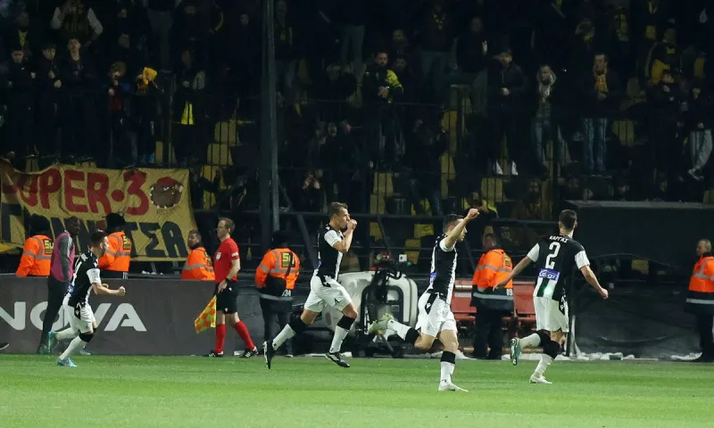 Άρης - ΠΑΟΚ 1-2: Ανατροπή με ένα light πέναλτι και δύο γκολ σε πέντε λεπτά - Σύρραξη στο φινάλε και αποβολή Λουτσέσκου! (vid)