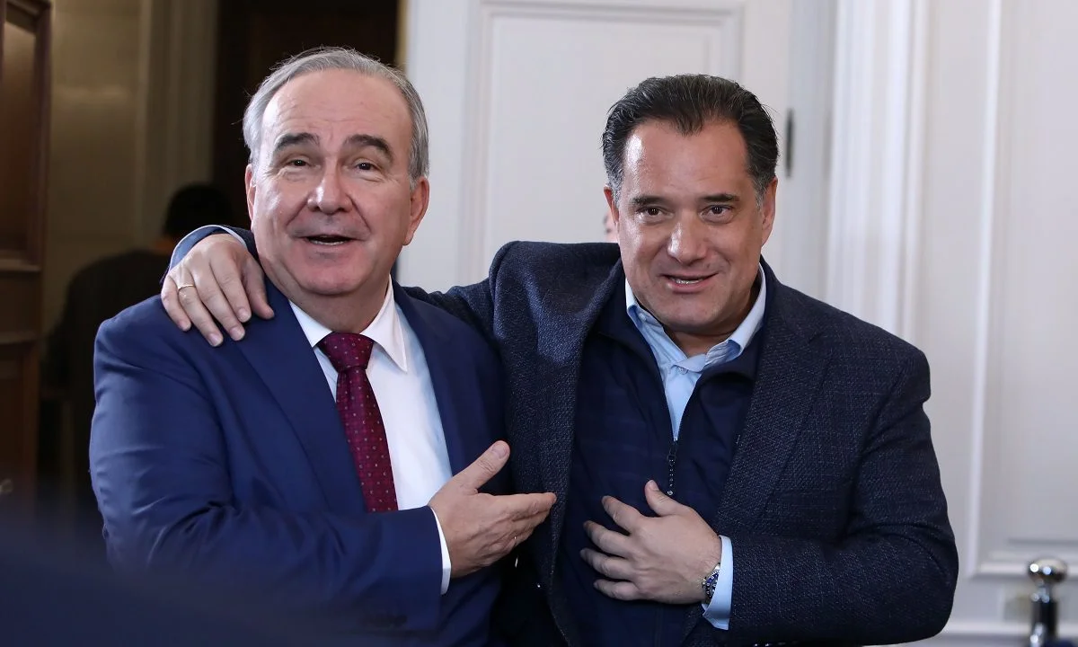 «Φωτιά» πήρε το Twitter μετά τις αποκαλύψεις Βαξεβάνη για τον αναπληρωτή υπουργός Ανάπτυξης, Νίκο Παπαθανάση. Δείτε τις αναρτήσεις.