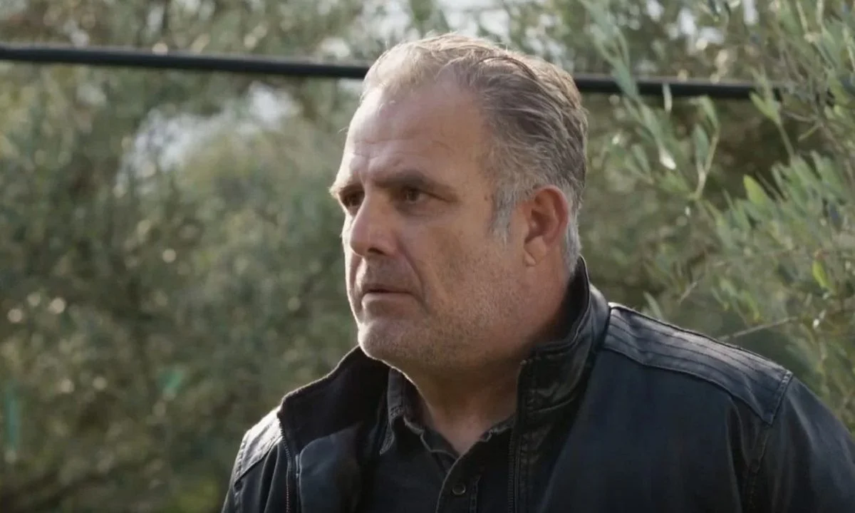 Η γη της ελιάς επόμενα επεισόδια: Η Ιουλία αγοράζει τον ελαιώνα του Δημοσθένη - Χαμός με τον Στάθη