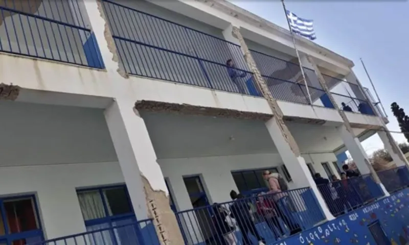 Ελλάδα 2023: Ετοιμόρροπα σχολεία λειτουργούν κανονικά - Τρομακτική προειδοποίηση Τσελέντη για σχολείο-φέρετρο στη Χίο!