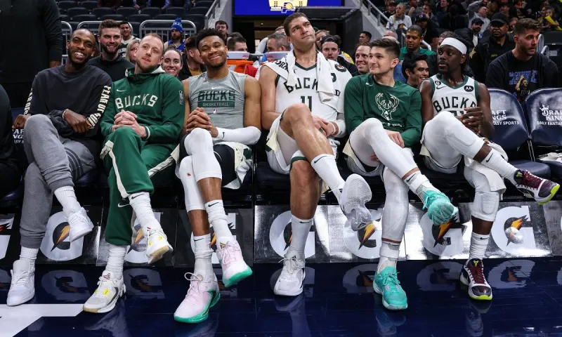 NBA αποτελέσματα: «Τριπλός» ο Γιάννης, «50άρα» o Χόλιντεϊ, «τρελό» ρεκόρ οι Μπακς - Σημαντική νίκη οι Λέικερς