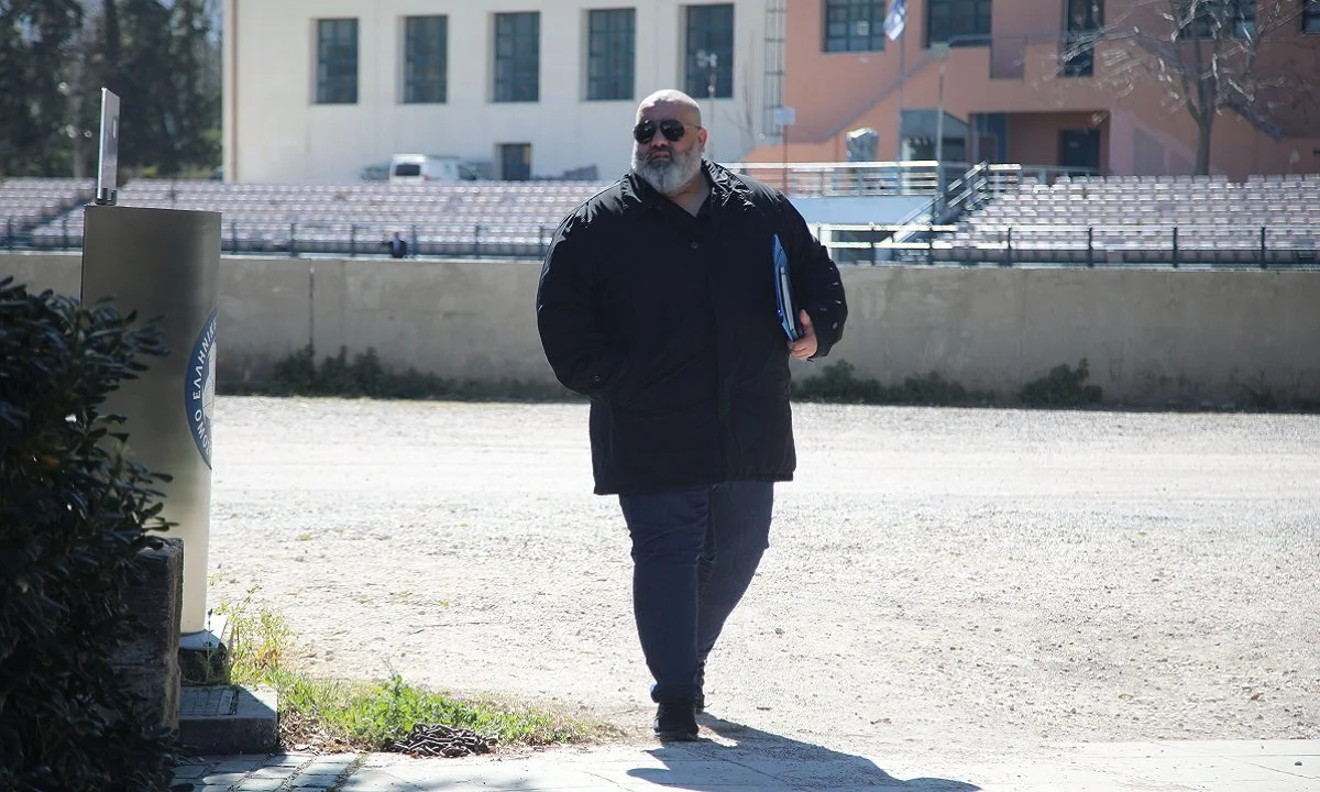 Ο Κώστας Καραπαπάς στα γραφεία της ΕΠΟ