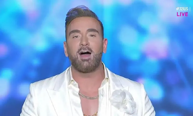 Νίκος Κοκλώνης: Απίστευτο πώς ήταν μικρός!