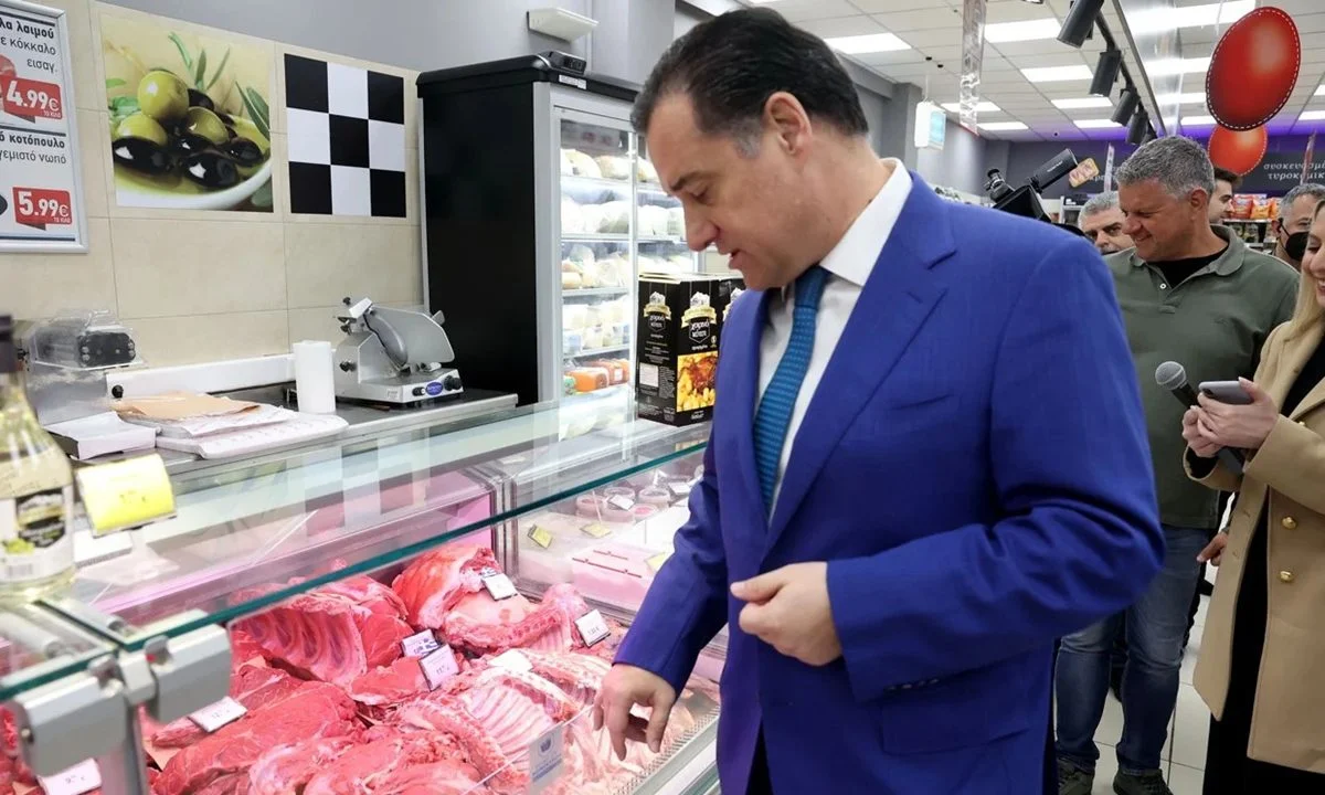 Κόλαφος ο Πρόεδρος των κρεοπωλών: «Συμφωνήσαμε να μην μπουν τα αμνοερίφια στο καλάθι και την επόμενη μέρα στέλνει τον κόσμο στα σούπερ μάρκετ».