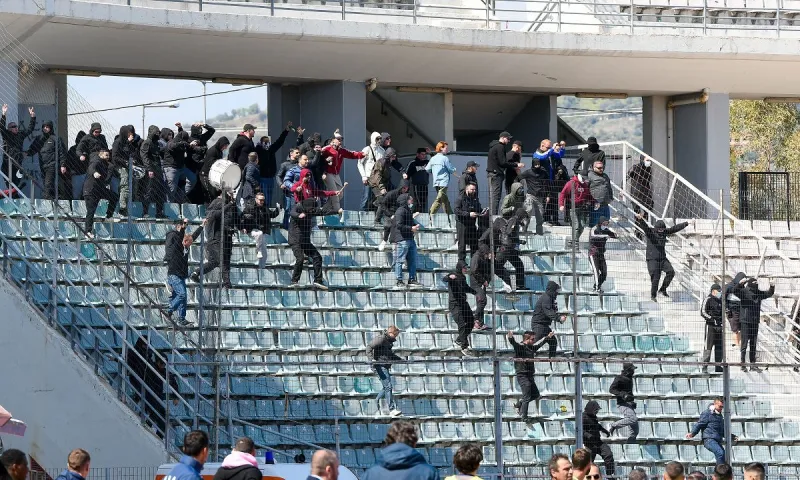 Super League 2: Χαμός και οριστική διακοπή στο Νίκη Βόλου - ΑΕΛ - Λυτρώθηκε στο φινάλε ο Μακεδονικός -