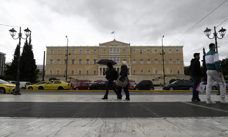 Καιρός: Νεφώσεις με τοπικές βροχές - Η πρόγνωση της ΕΜΥ