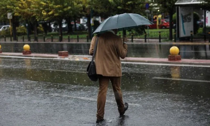 Καιρός: Βροχές σε όλη σχεδόν τη χώρα τη Δευτέρα (10/4) - Πού θα έχουμε καταιγίδες (vid)