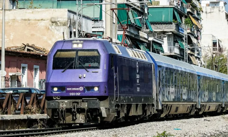 Τρένα: Ακινητοποιημένο χωρίς ρεύμα για μισή ώρα το Intercity – Μπάχαλο ξανά, παρά την πολυδιαφημισμένη επανεκκίνηση