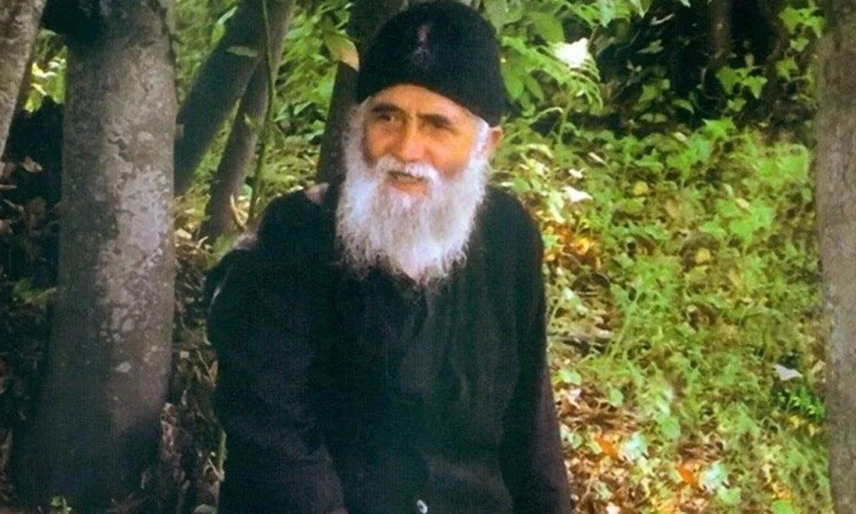 Ο Άγιος Παΐσιος έλεγε πως ο χριστιανός πρέπει «να μελετάει και να ζει τα θεία γεγονότα συνέχεια» - Μόνο έτσι εισερχόμαστε στο πνεύμα της Μ. Εβδομάδας.