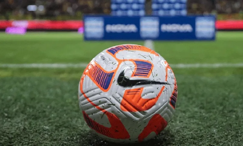 Χειροπέδες σε ποδοσφαιριστή της Super League - «Τέλειωσε» Κλέιμαν ο Βόλος που δεν επιβεβαίωνει ότι αυτός είναι ο εμπλεκόμενος!