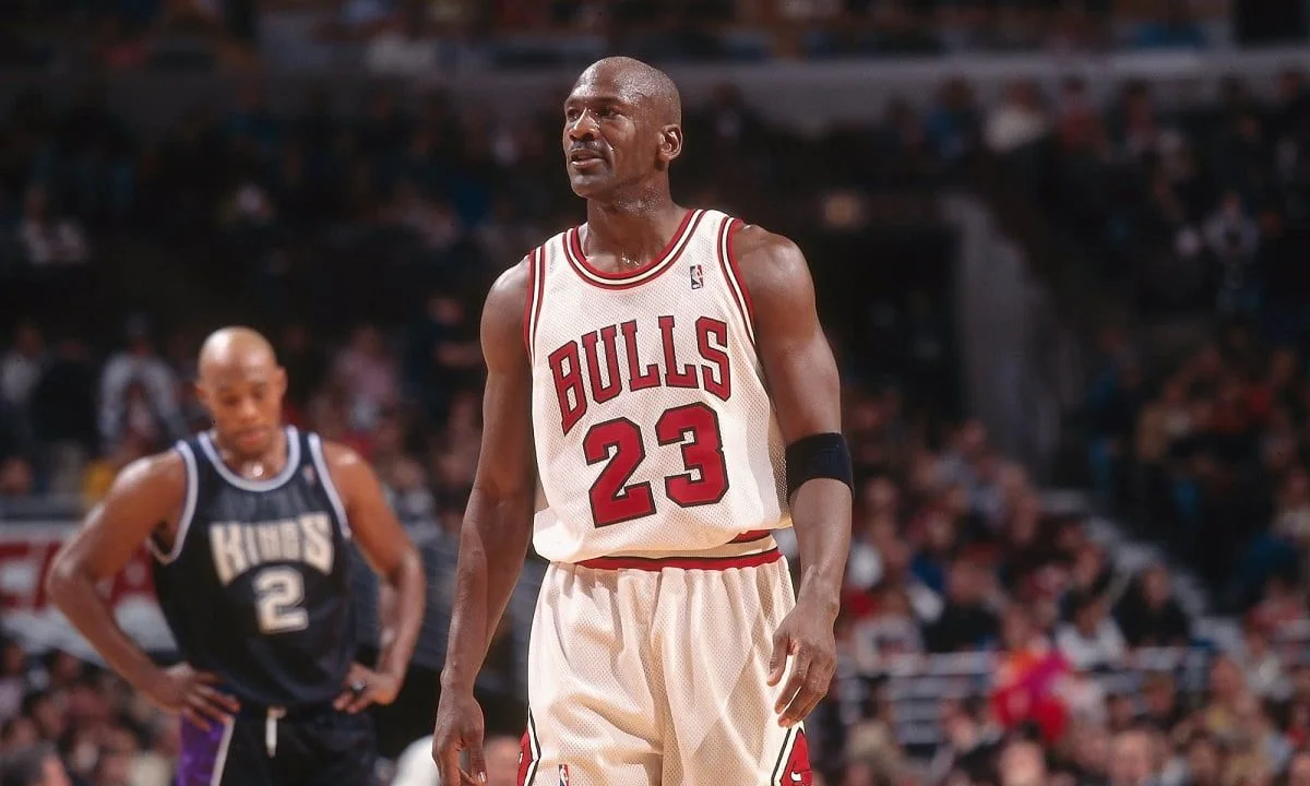 Μάικλ Τζόρνταν: Μετά την πιο ακριβή φανέλα, πλέον κατέχει και τα ακριβότερα παπούτσια σε δημοπρασία!