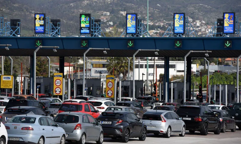 Έξοδος Πάσχα: Πόσα αυτοκίνητα έφυγαν από την Αθήνα - Πόσοι επιβάτες μπήκαν σε πλοίο