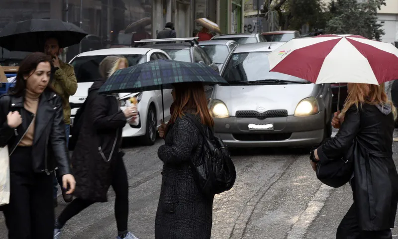 Καιρός: Μαζεμένα τα βαρομετρικά χαμηλά - Ποια η εξήγηση;