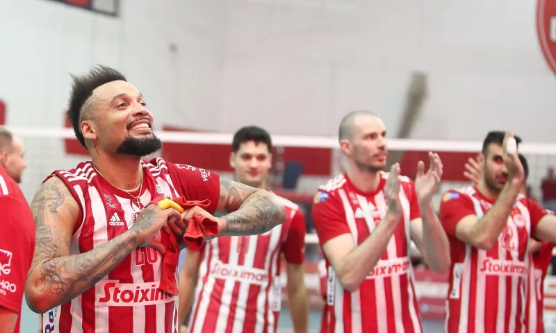 Ολυμπιακός - ΠΑΟΚ 3-2: Επική «ερυθρόλευκη» ανατροπή και ένα βήμα από τον τίτλο!