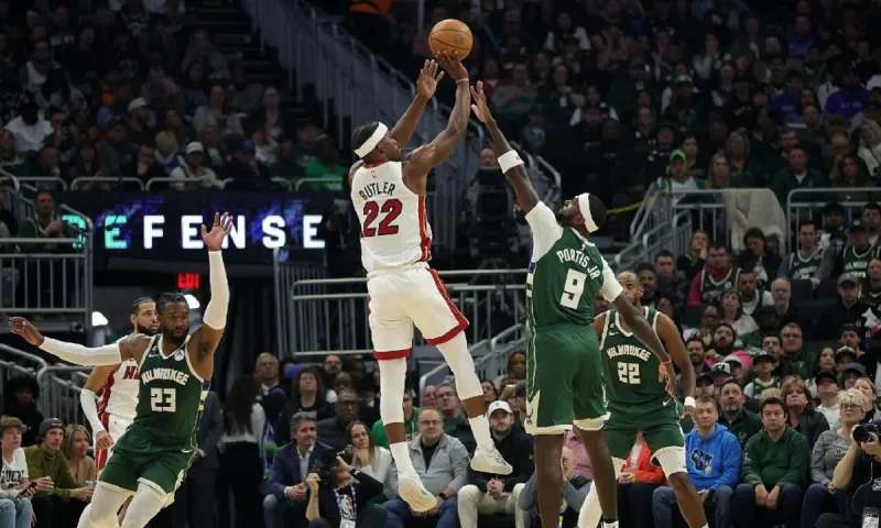 NBA: Αποκλεισμός-σοκ για τους Μπακς του Αντετοκούνμπο - Μυθικός και πάλι ο Μπάτλερ!