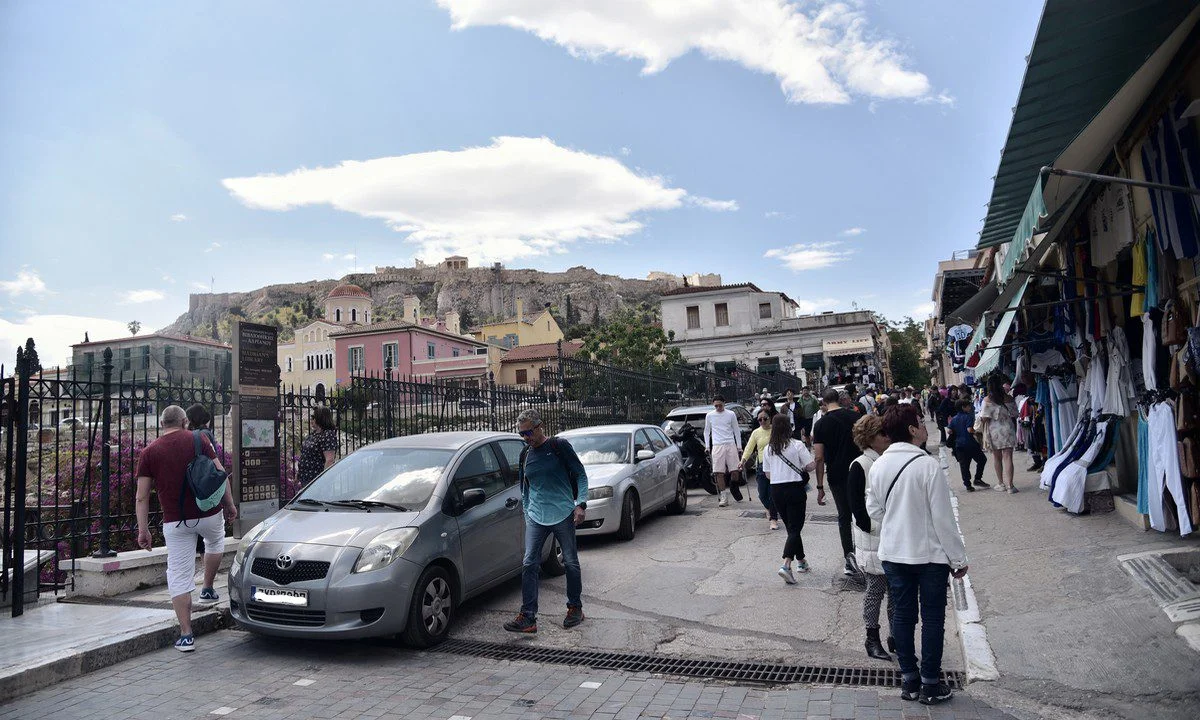 Καιρός: Ηρεμία πριν από την Πρωτομαγιά