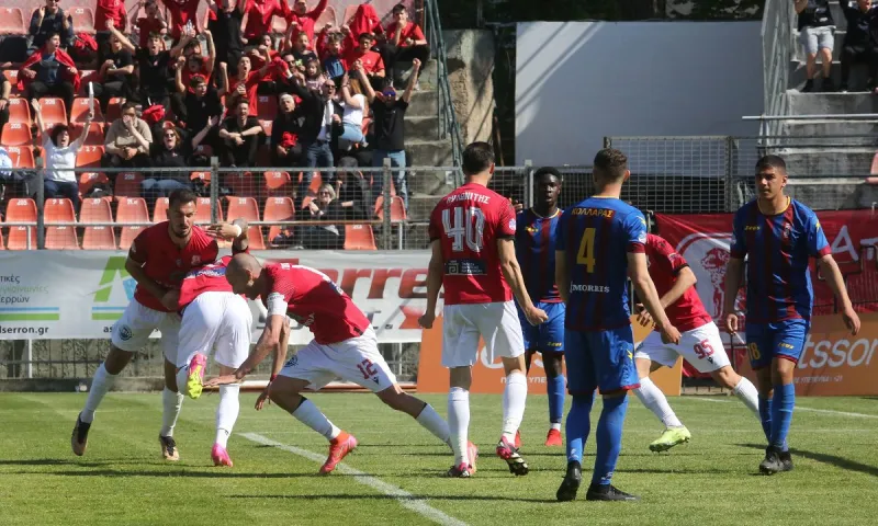 Super League 2: Συνεχίζει ακάθεκτος ο Πανσερραϊκός - Σε μεγάλο κίνδυνο η Βέροια