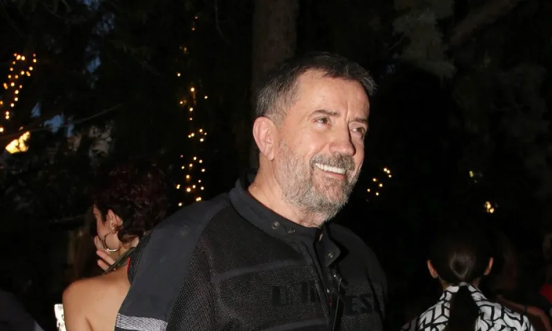 Σπύρος Παπαδόπουλος: Πού θα δούμε του χρόνου «Στην υγειά μας ρε παιδιά»