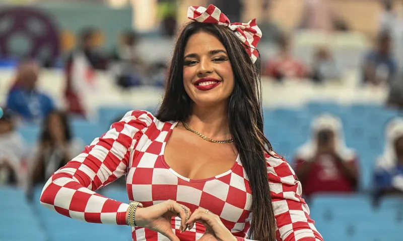 Η Ιβάνα Κνολ «ξαναχτύπησε» και έριξε ξανά το Instagram!