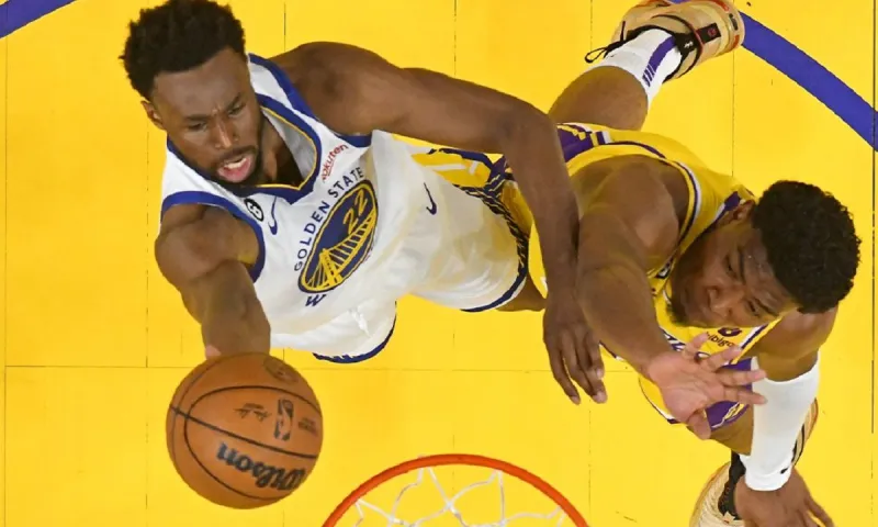 NBA αποτελέσματα: Κάρι και Μπράνσον κράτησαν «ζωντανούς» Γουόριορς και Νικς στις σειρές τους (NBA)